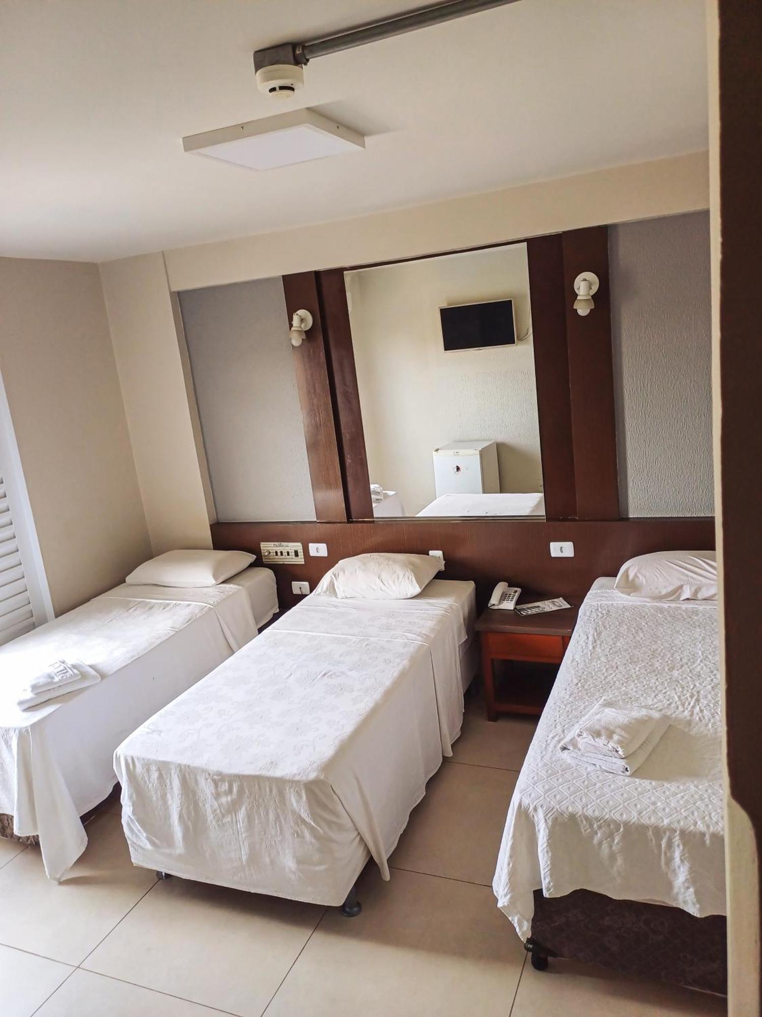 Piloes Palace Hotel Mineiros Ngoại thất bức ảnh