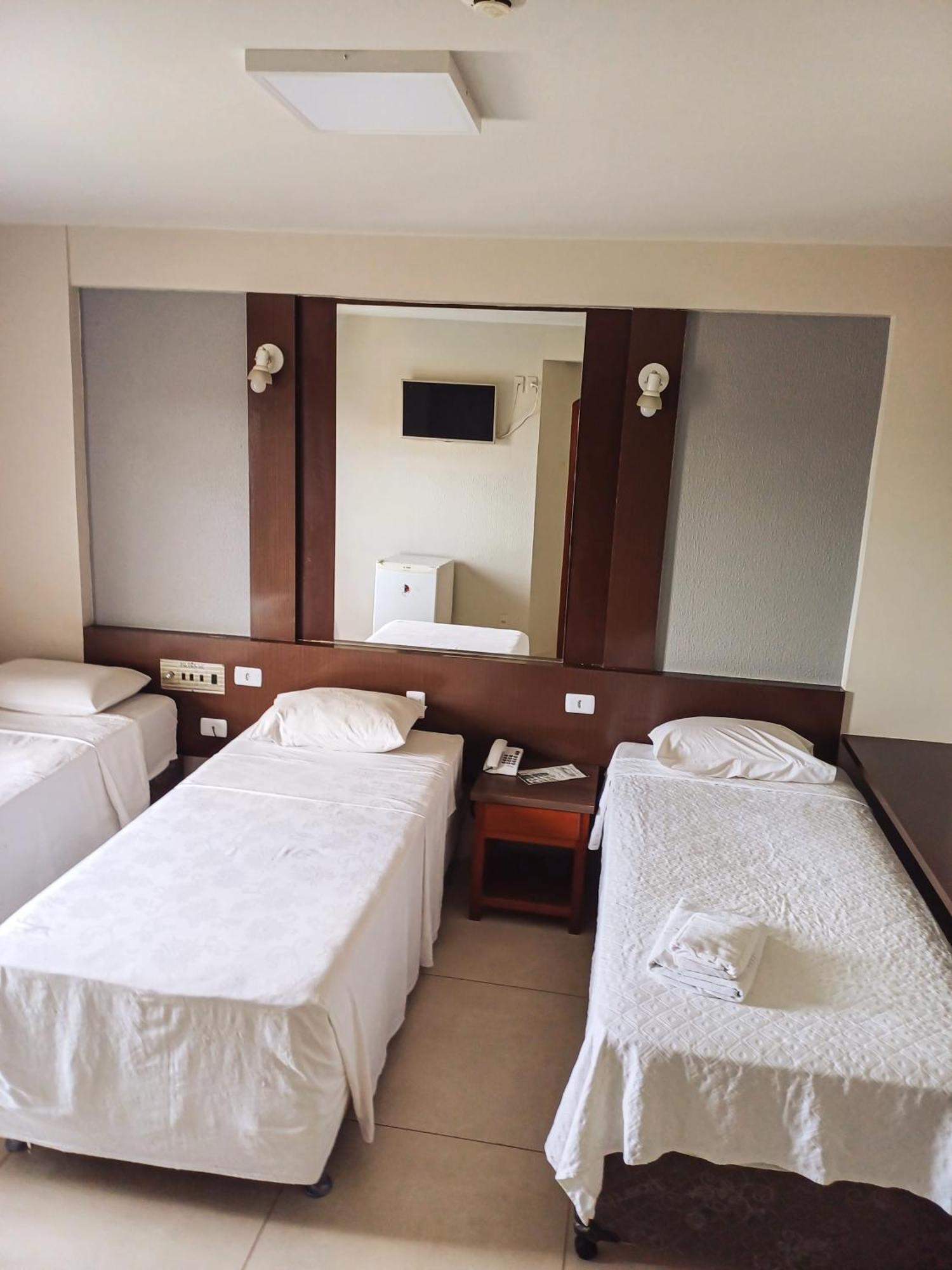 Piloes Palace Hotel Mineiros Ngoại thất bức ảnh
