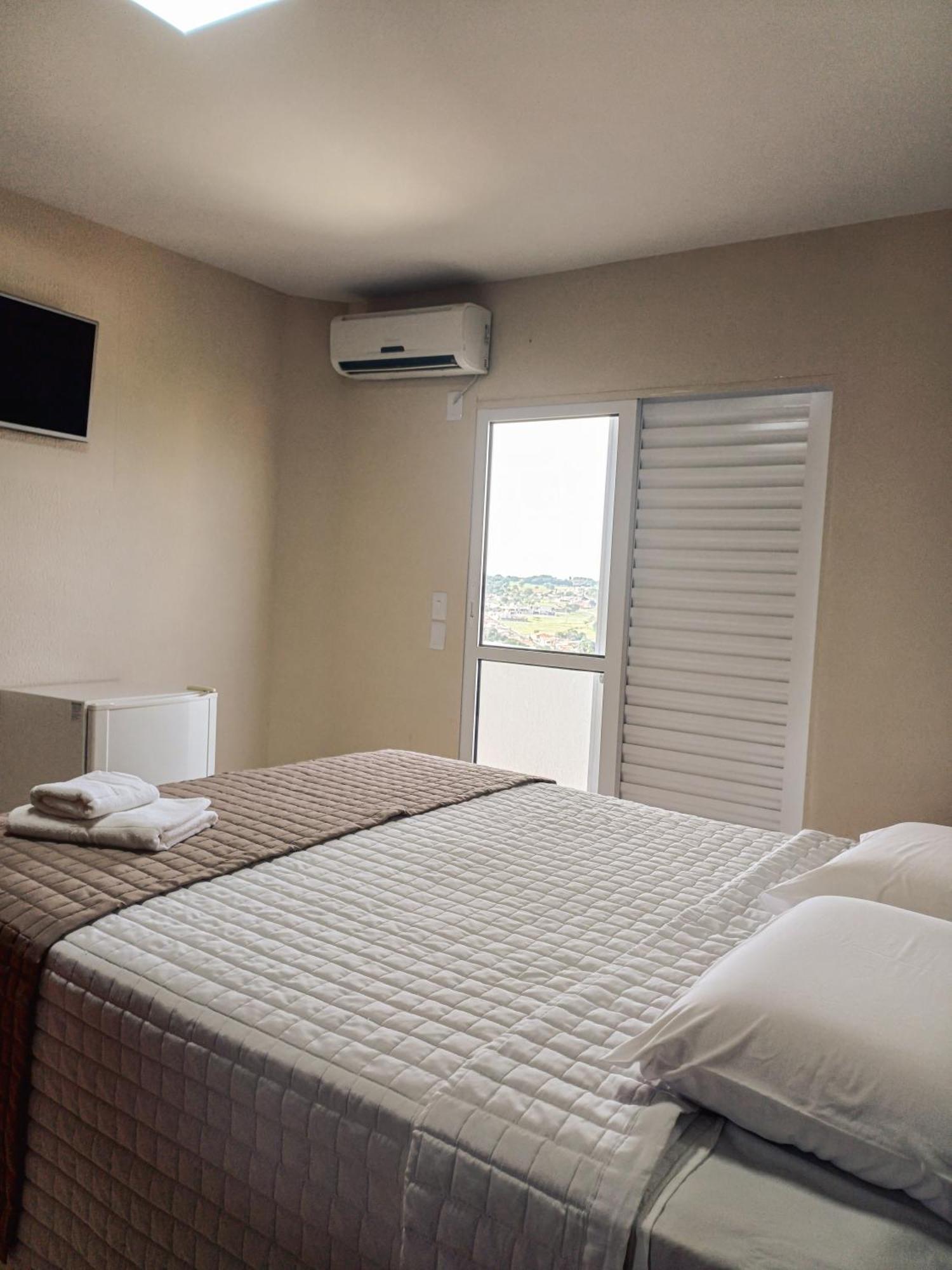 Piloes Palace Hotel Mineiros Ngoại thất bức ảnh