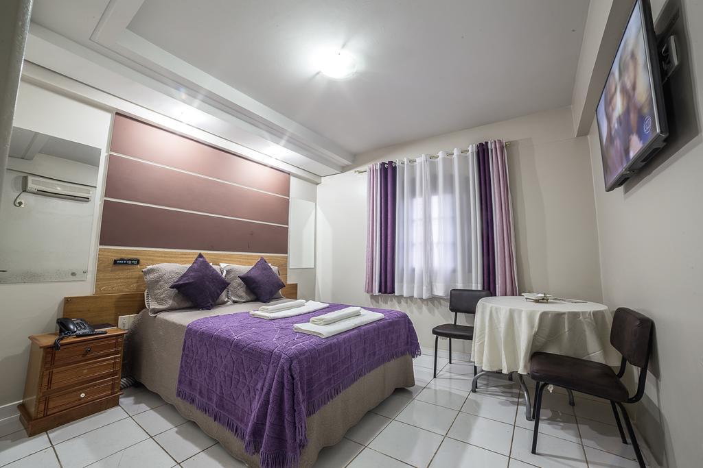 Piloes Palace Hotel Mineiros Ngoại thất bức ảnh