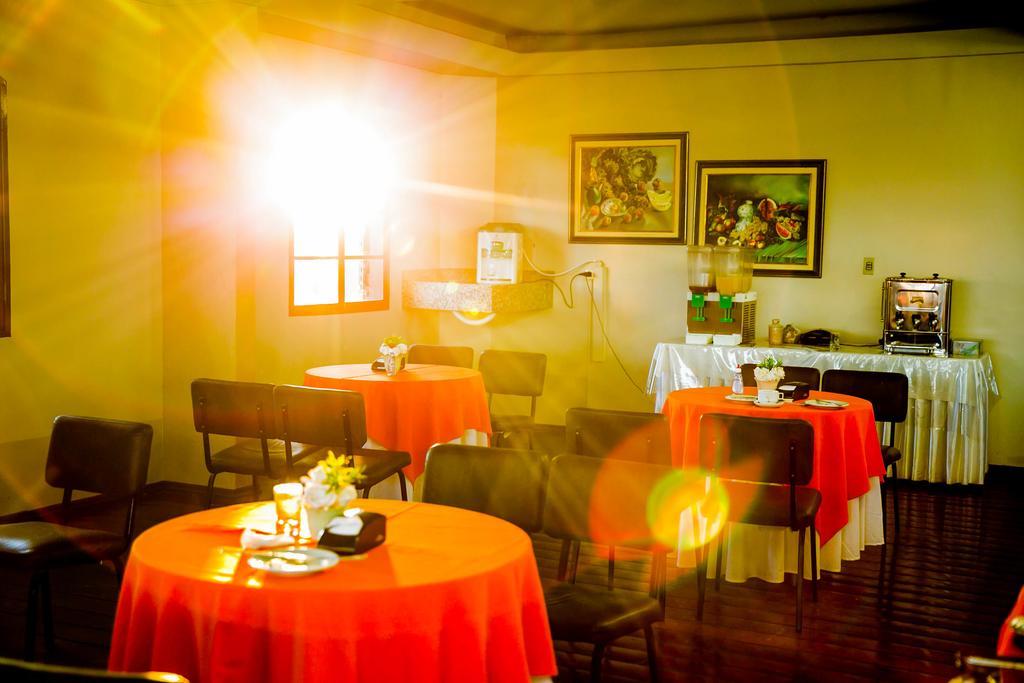 Piloes Palace Hotel Mineiros Ngoại thất bức ảnh